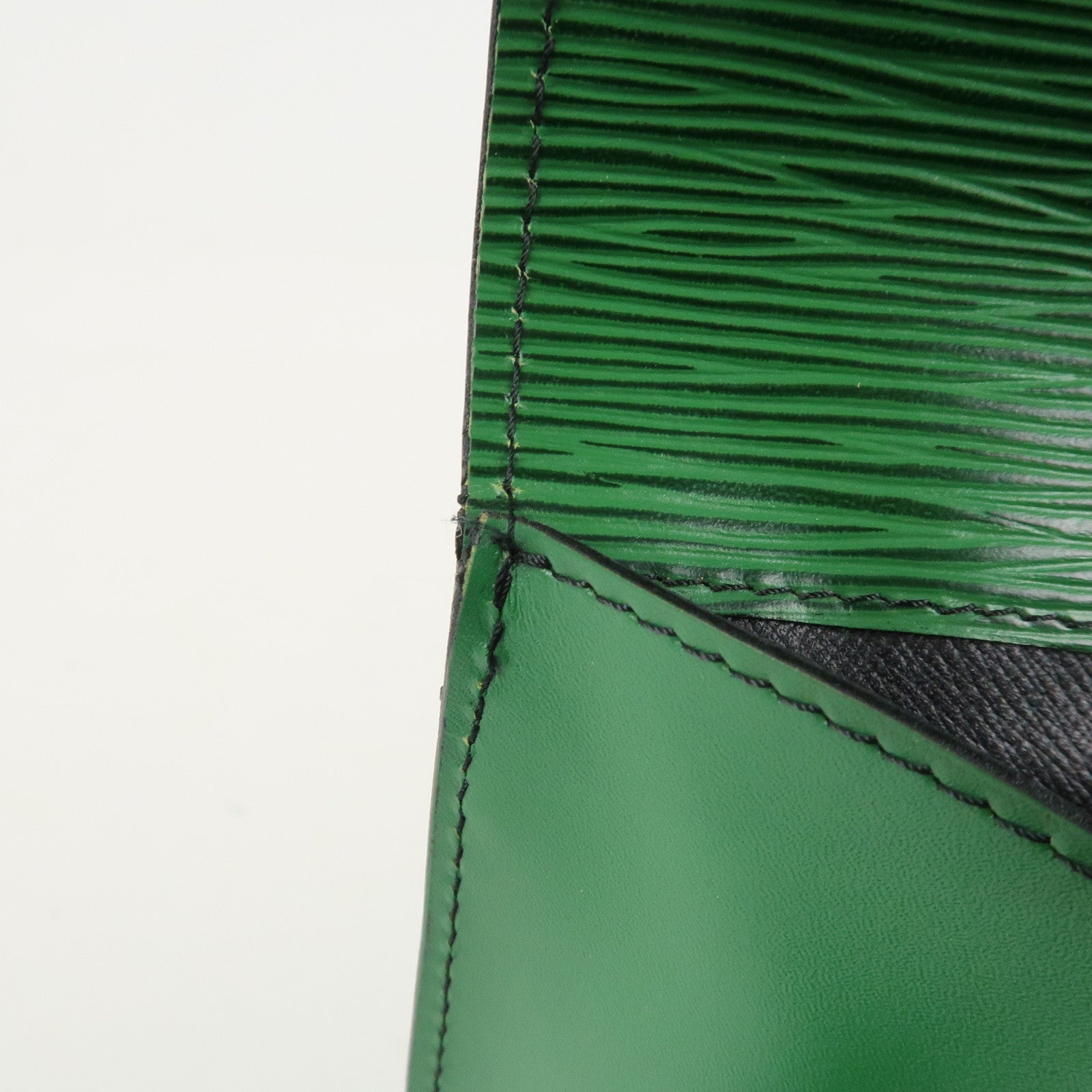 LO-LV bags 3810