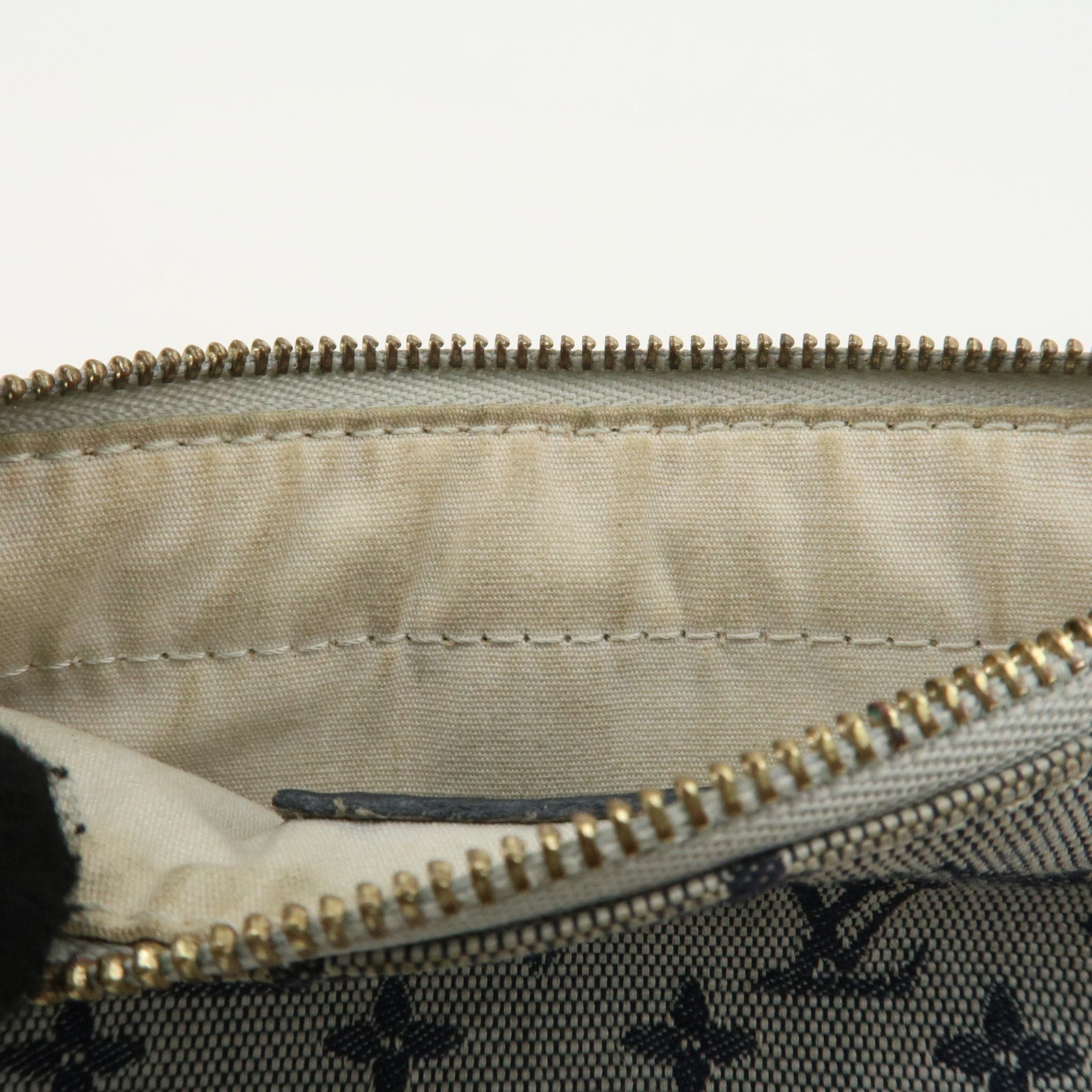 LO-LV bags 3971