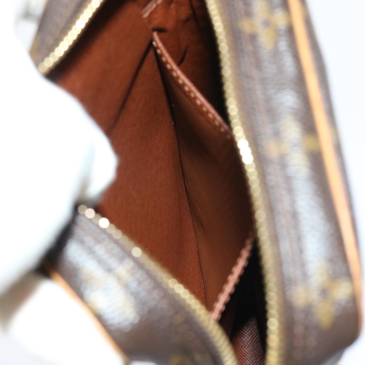 LO-LV bags 2046