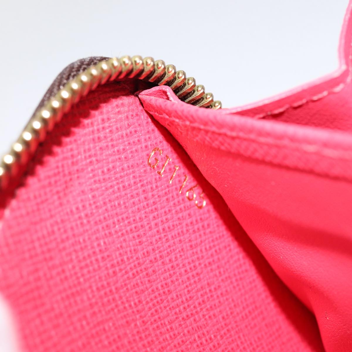 LO-LV bags 3059