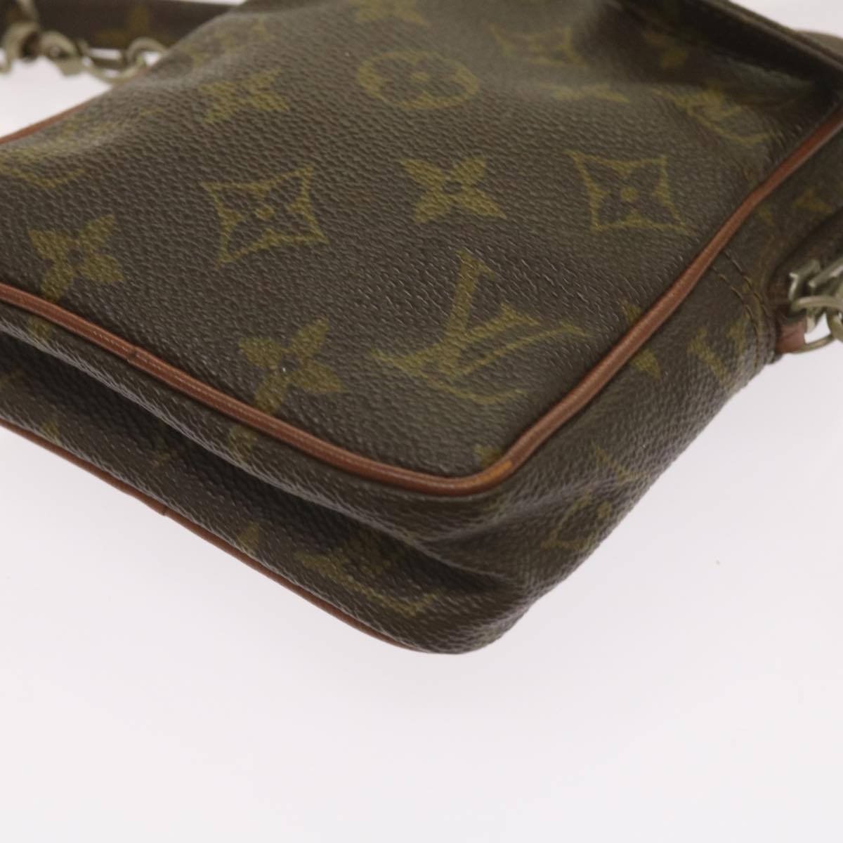 LO-LV bags 2047