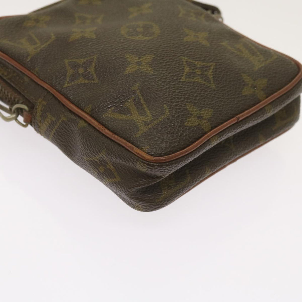 LO-LV bags 2047