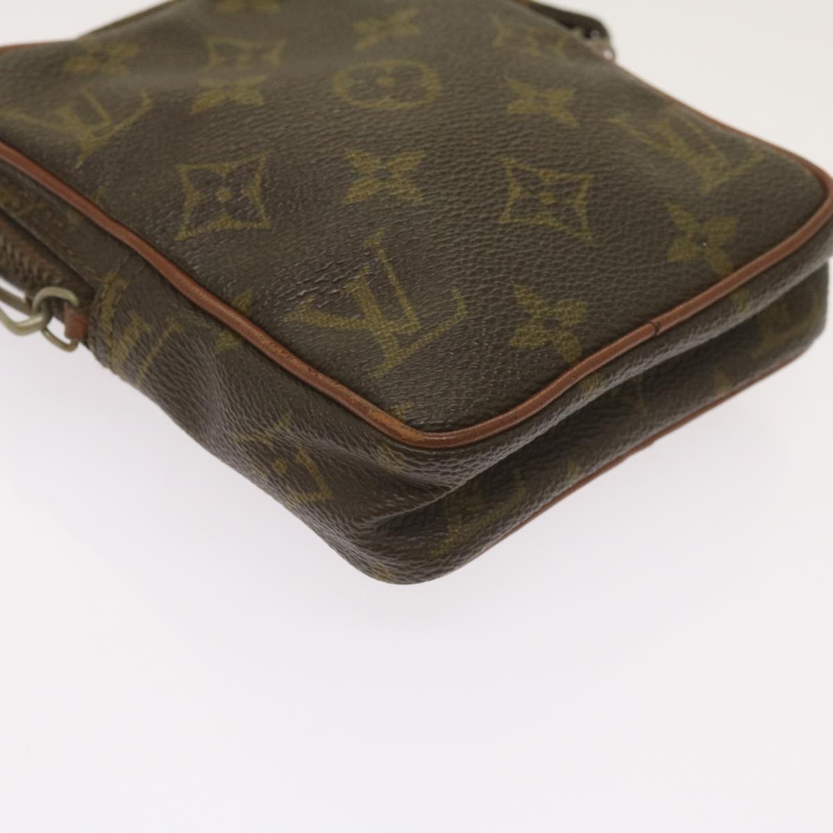 LO-LV bags 2047