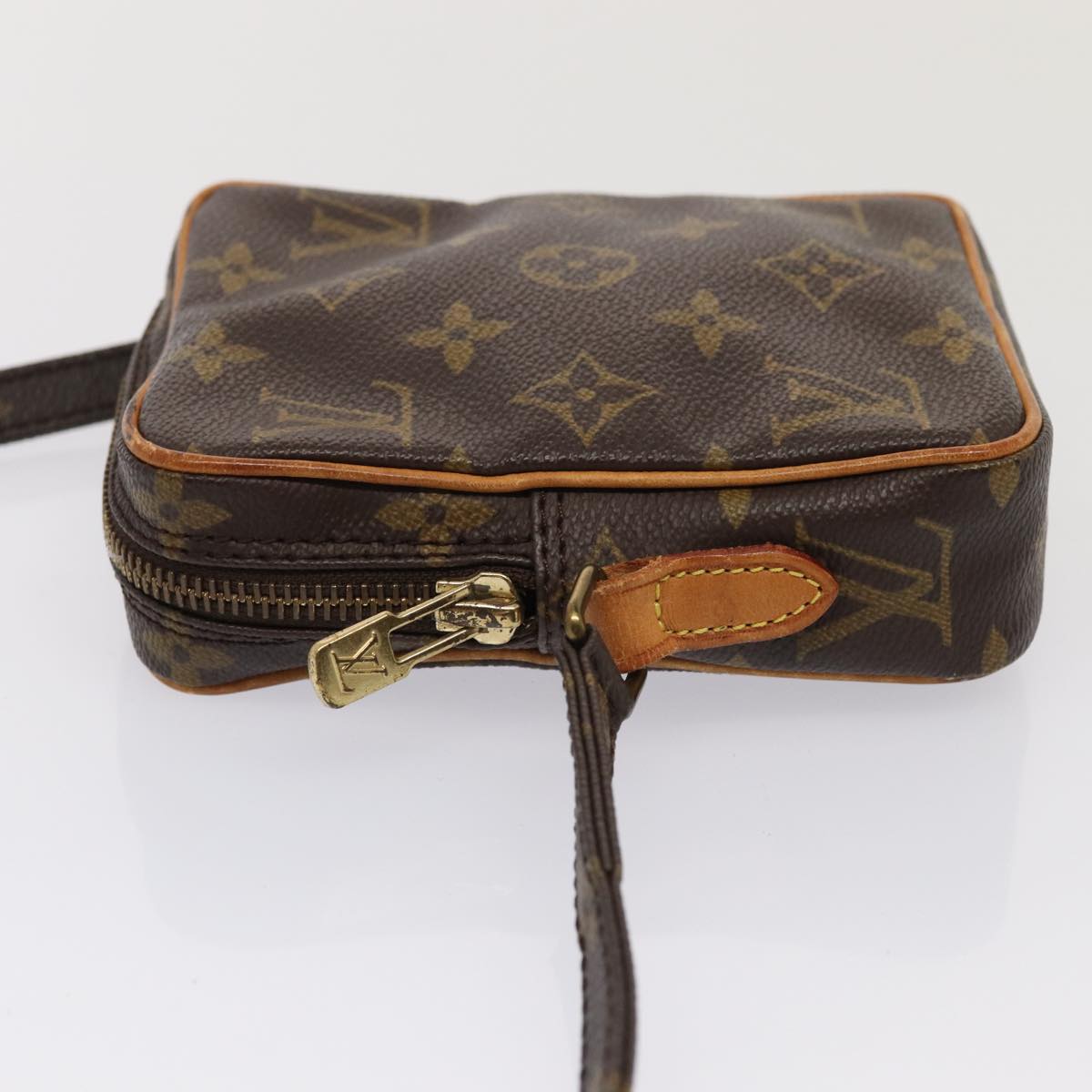 LO-LV bags 2055