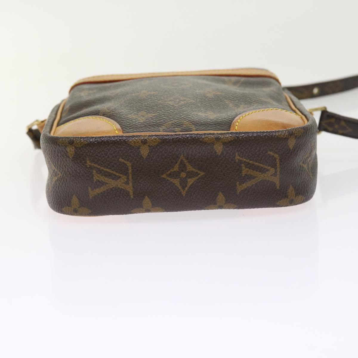 LO-LV bags 2046