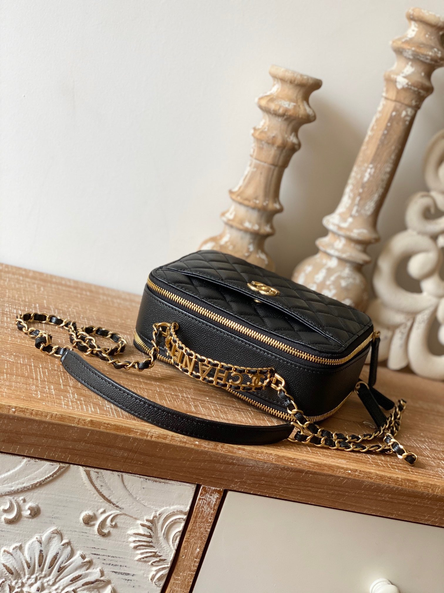 CHL -  Small Vanity Case Gold Hardware Black For Women Handbags, Shoulder Bags 5.9in/15LO AS3228 B08008 94305