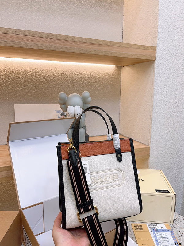 LO - CCH Bags - 010