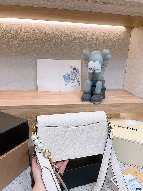 LO - CCH Bags - 019