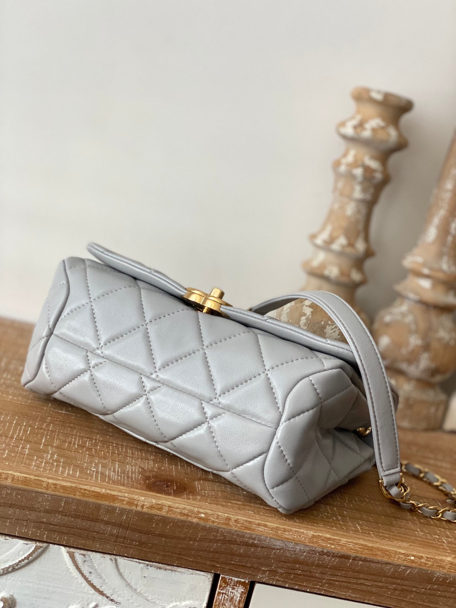 CHL - Large Flap Grey Bag For Women 23LO/9in