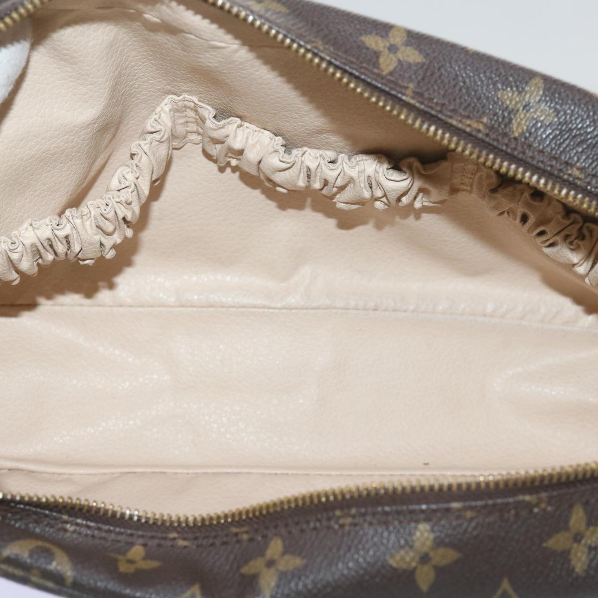 LO-LV bags 877
