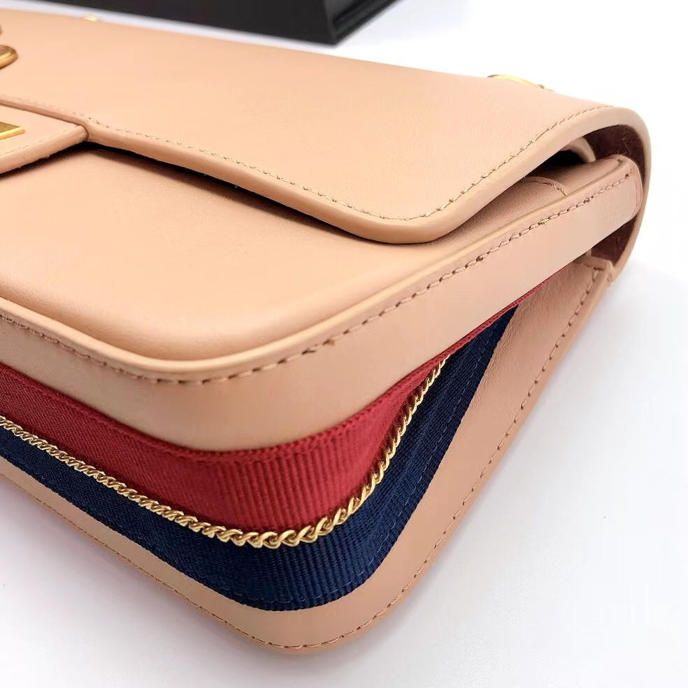 CHL - Maroon Medallion Nude Reissue 2.55 Classic 225 Flap Beige Bag For Women 24LO/9.4in