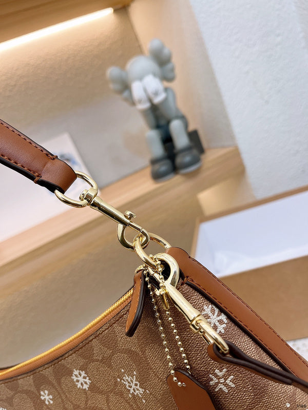 LO - CCH Bags - 219