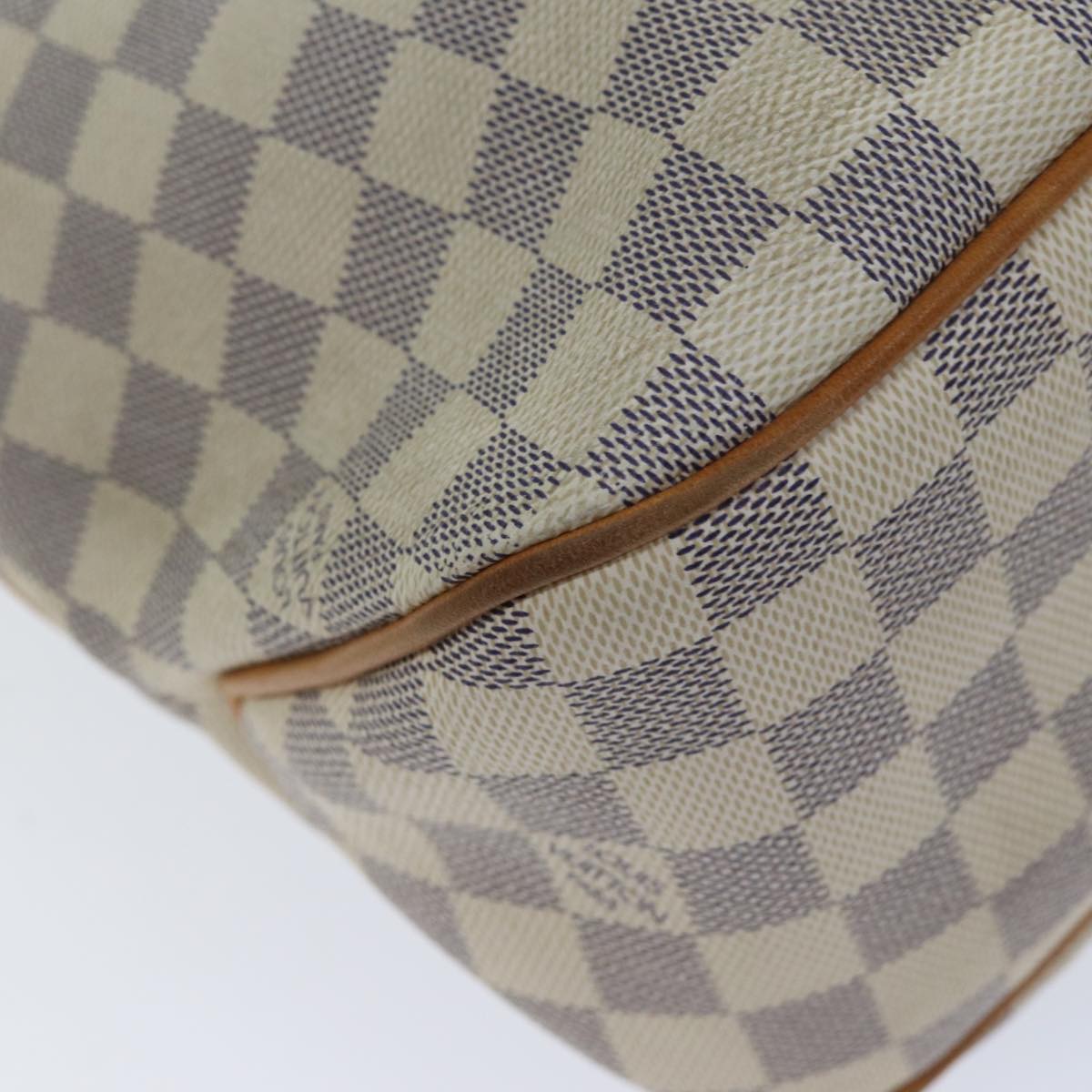 LO-LV bags 2101
