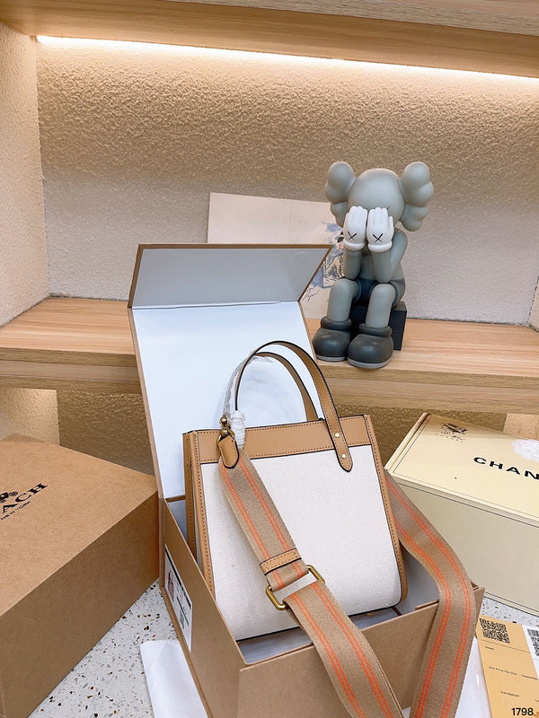 LO - CCH Bags - 013