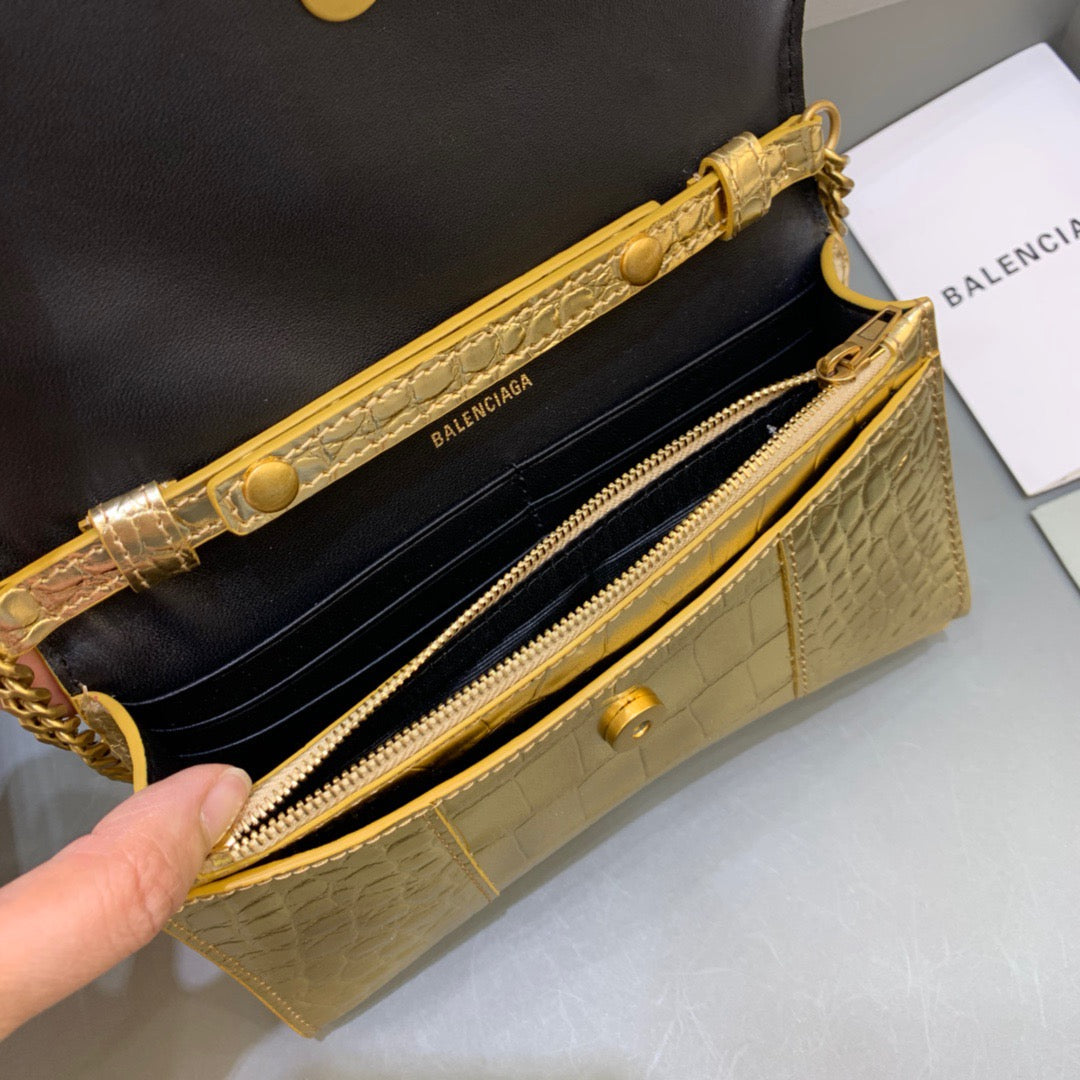 BLN-Ciaga Hourglass Wallet On Chain in Gold, For Women,  Bags 7.6in/19LO 6560501S49M8005