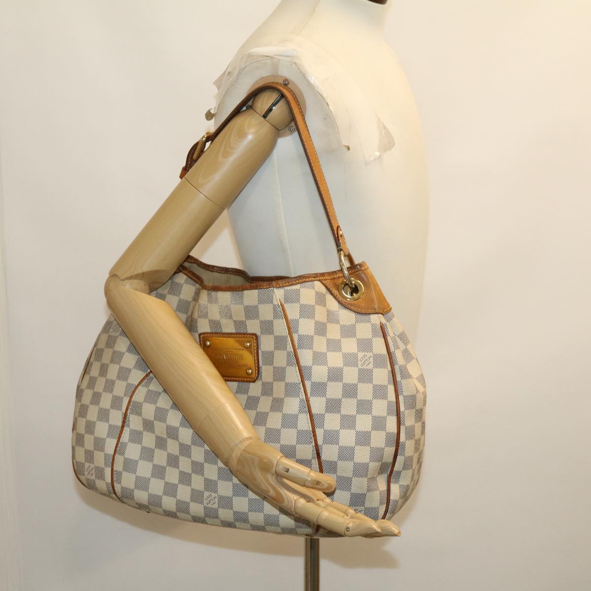 LO-LV bags 6943