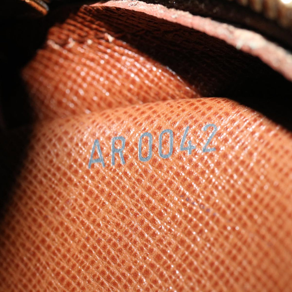 LO-LV bags 2048