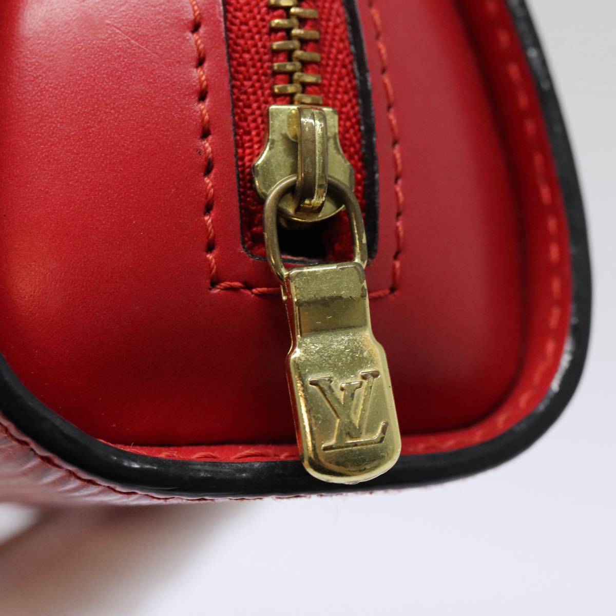 LO-LV bags 2060