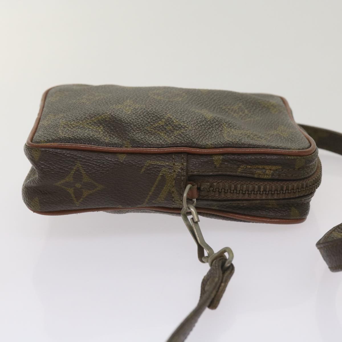 LO-LV bags 2047