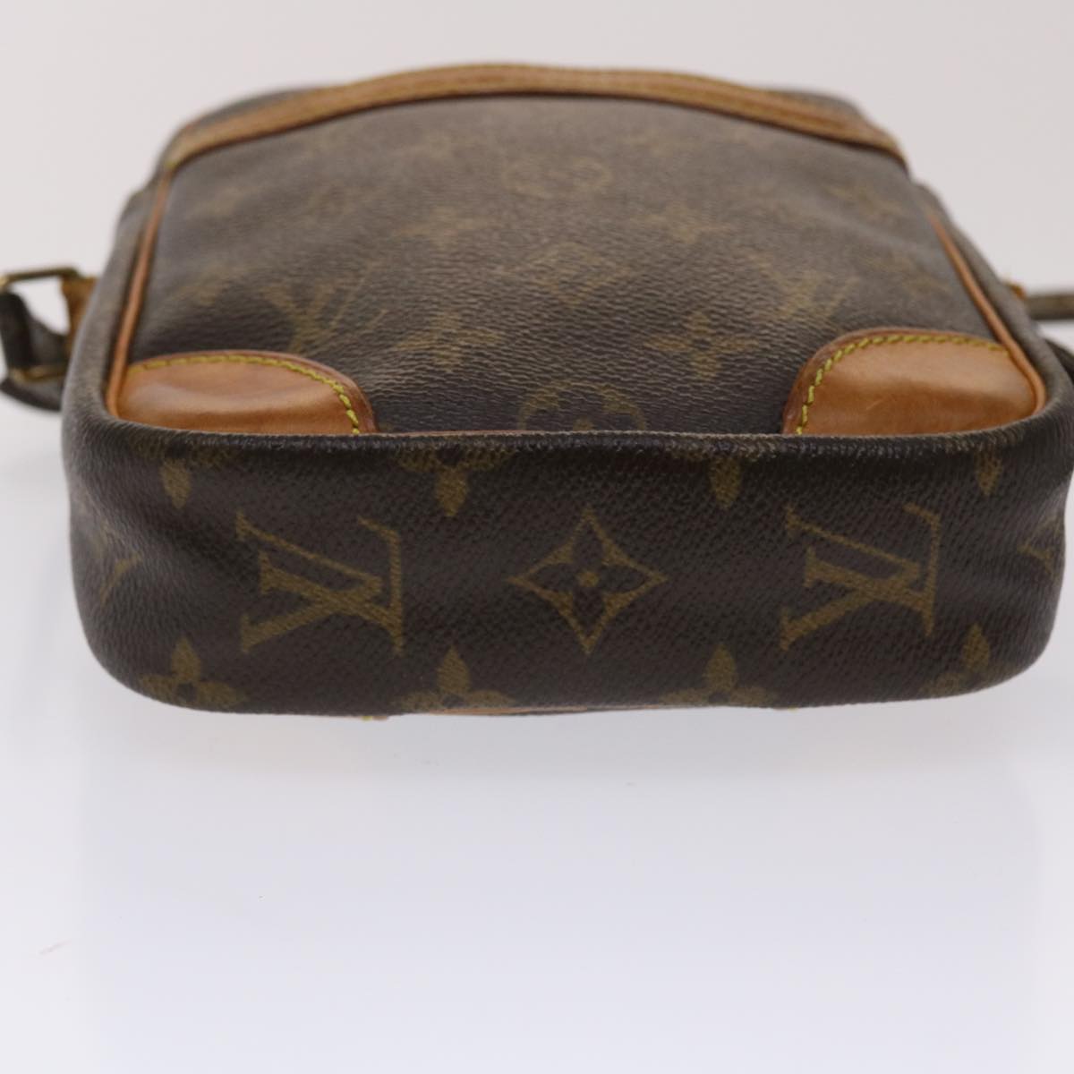 LO-LV bags 2049