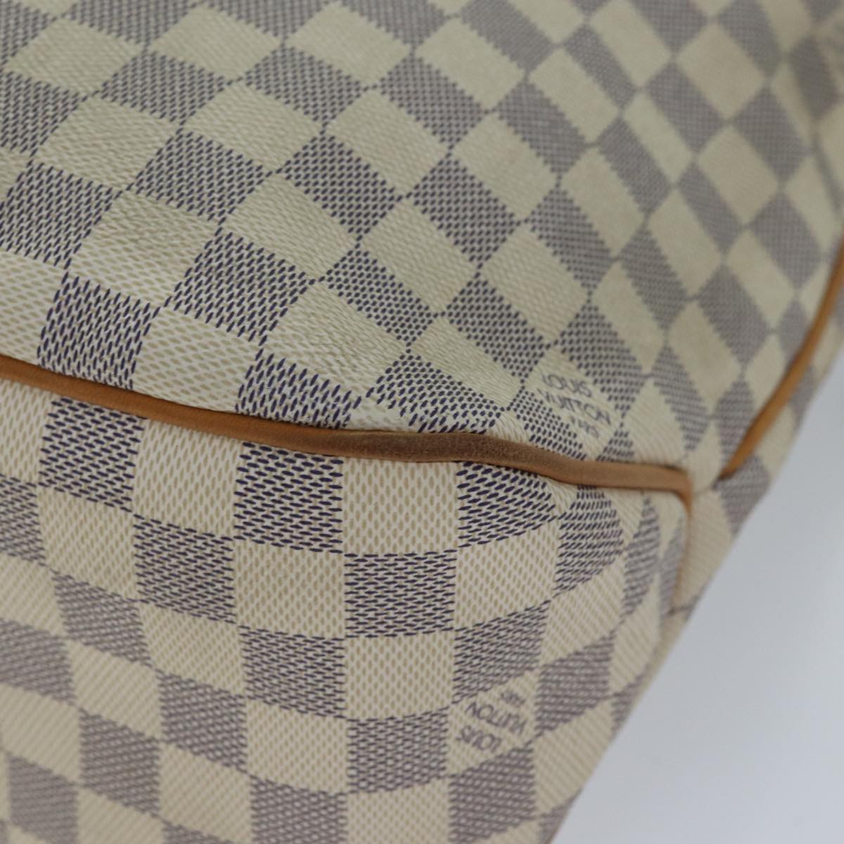 LO-LV bags 2101