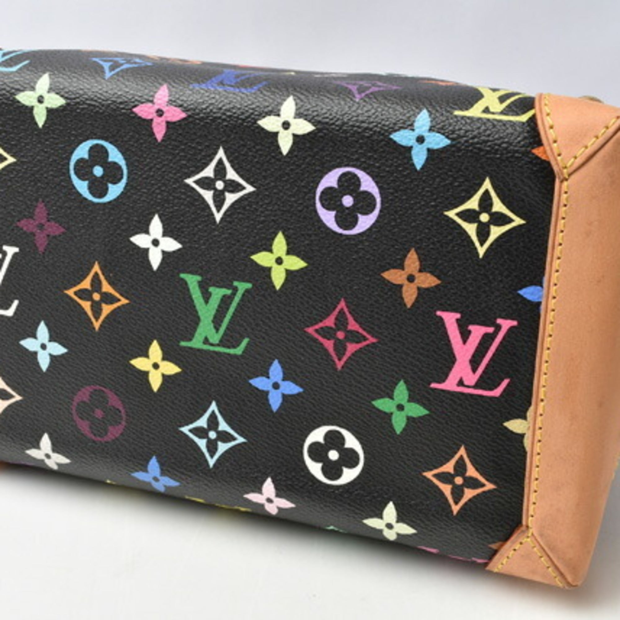 LO-LV bags 6880