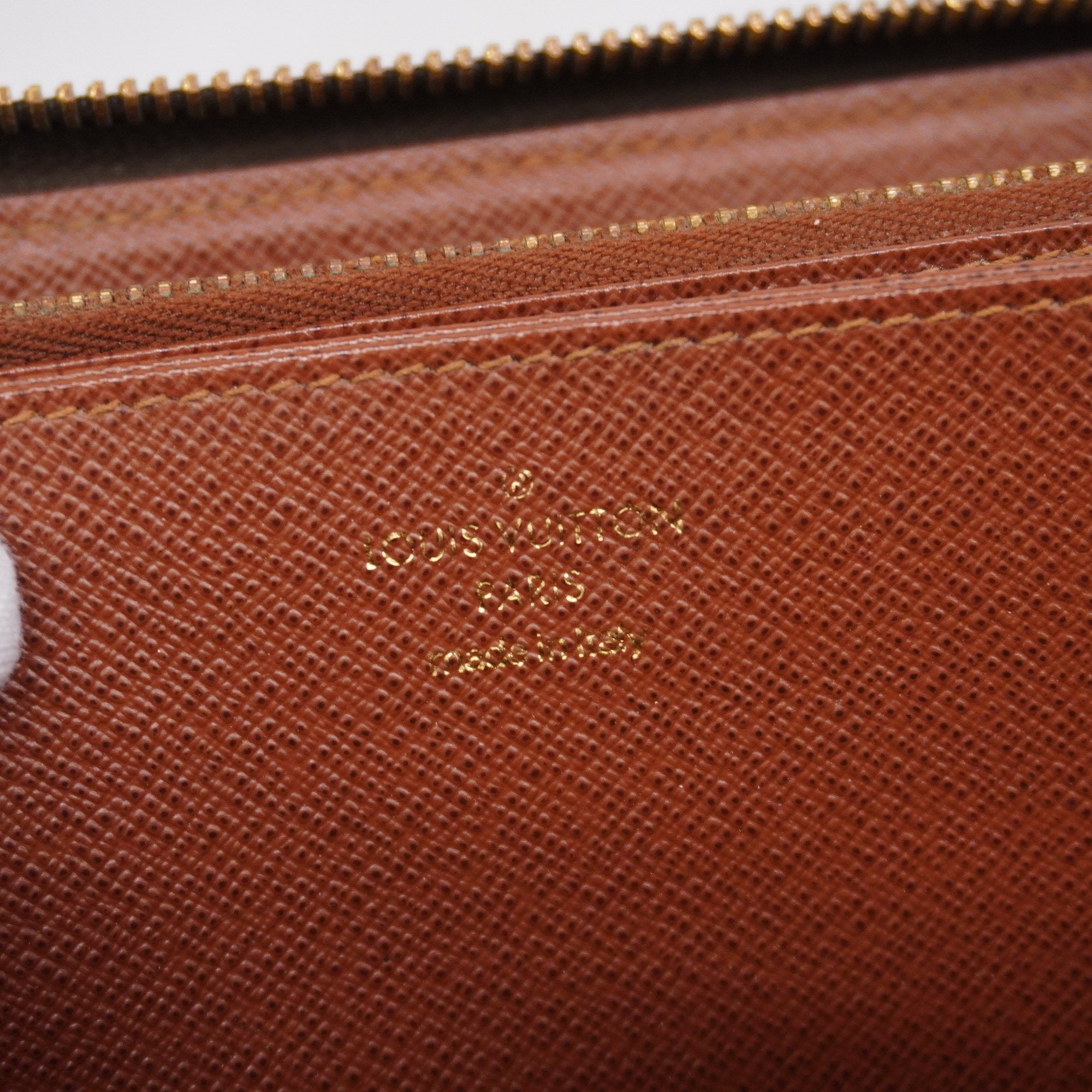 LO-LV bags 3352