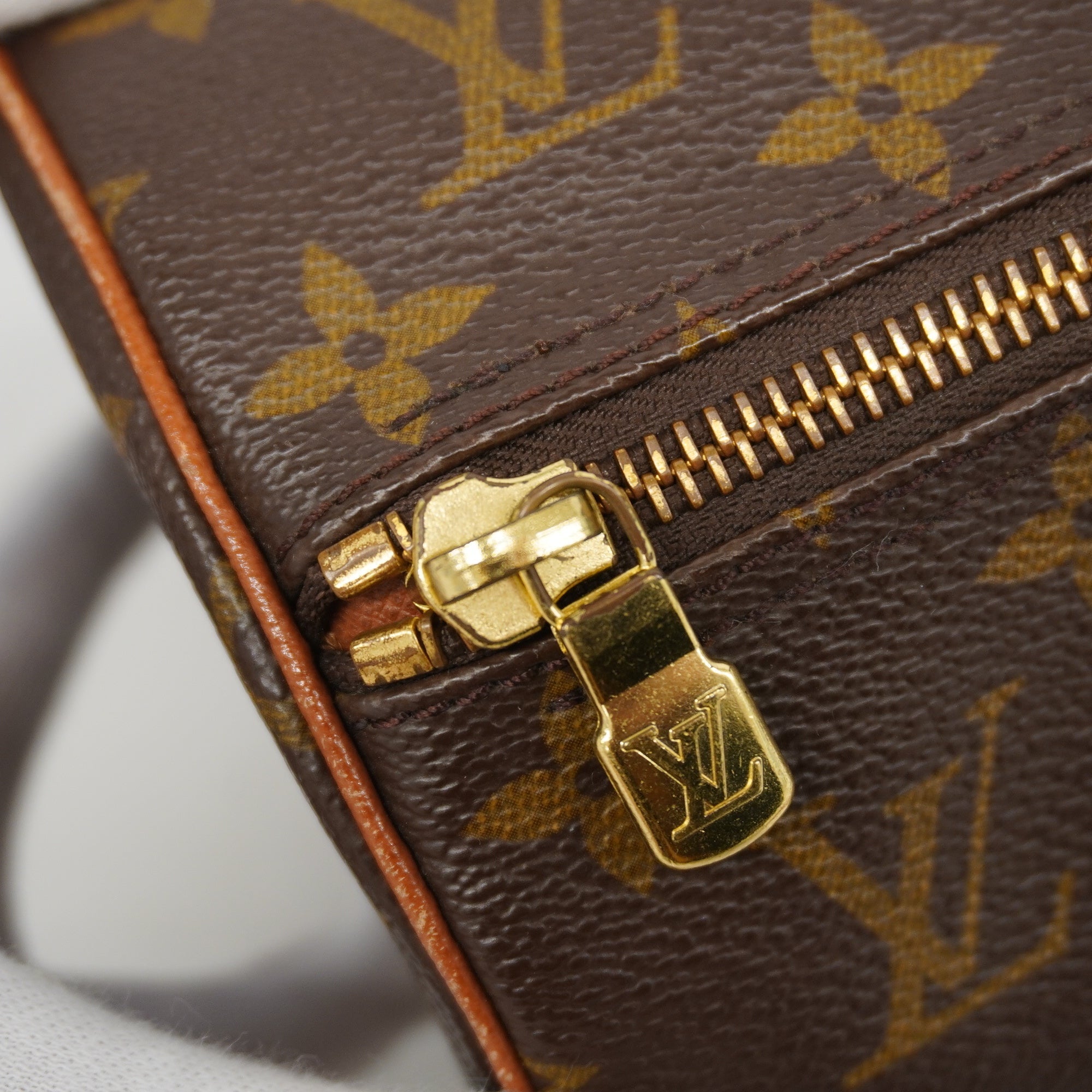 LO-LV bags 3301
