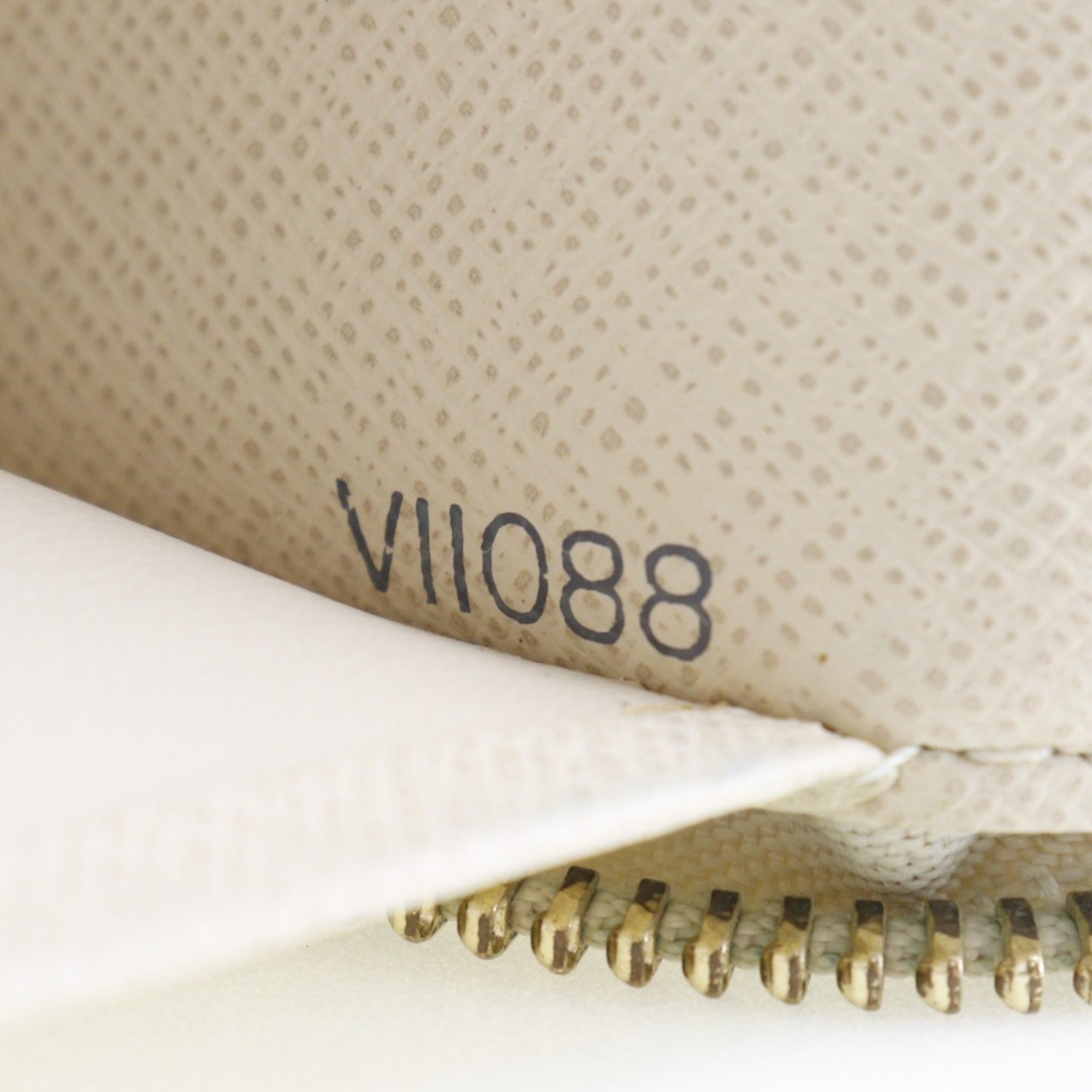 LO-LV bags 3033