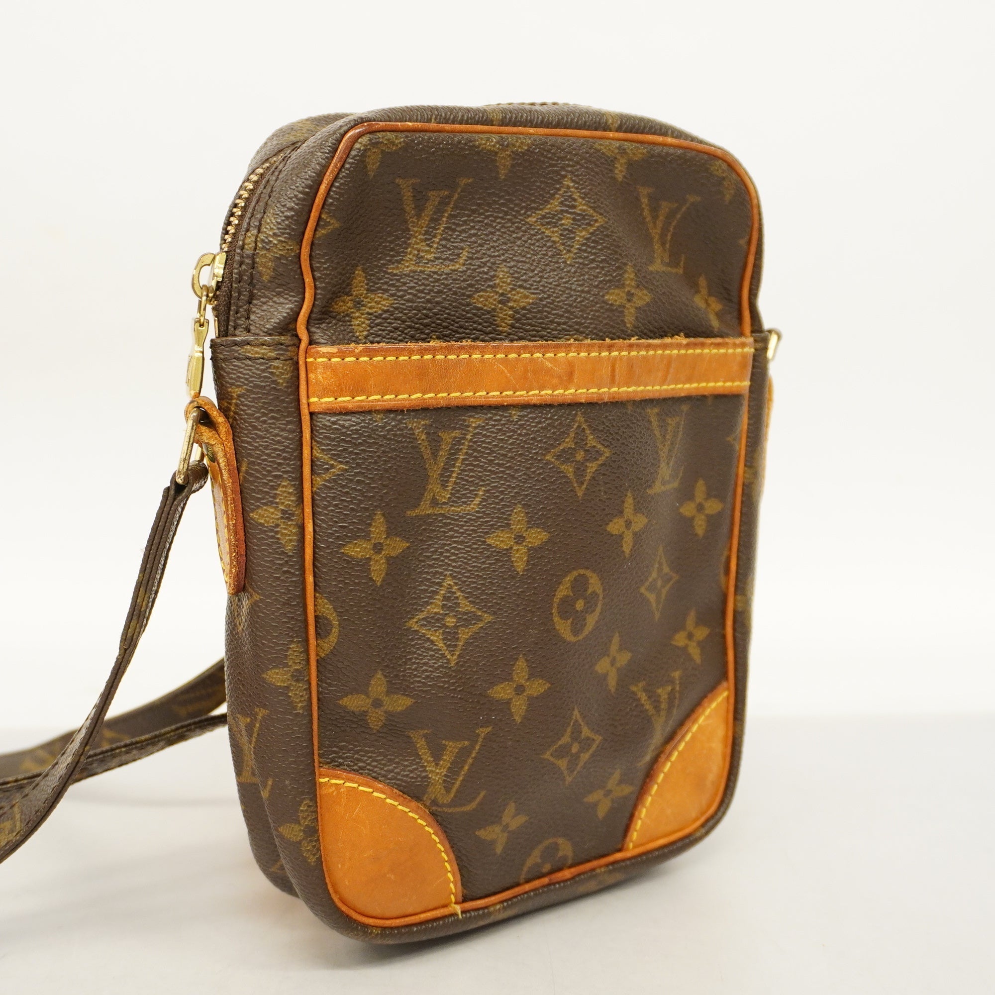 LO-LV bags 3222
