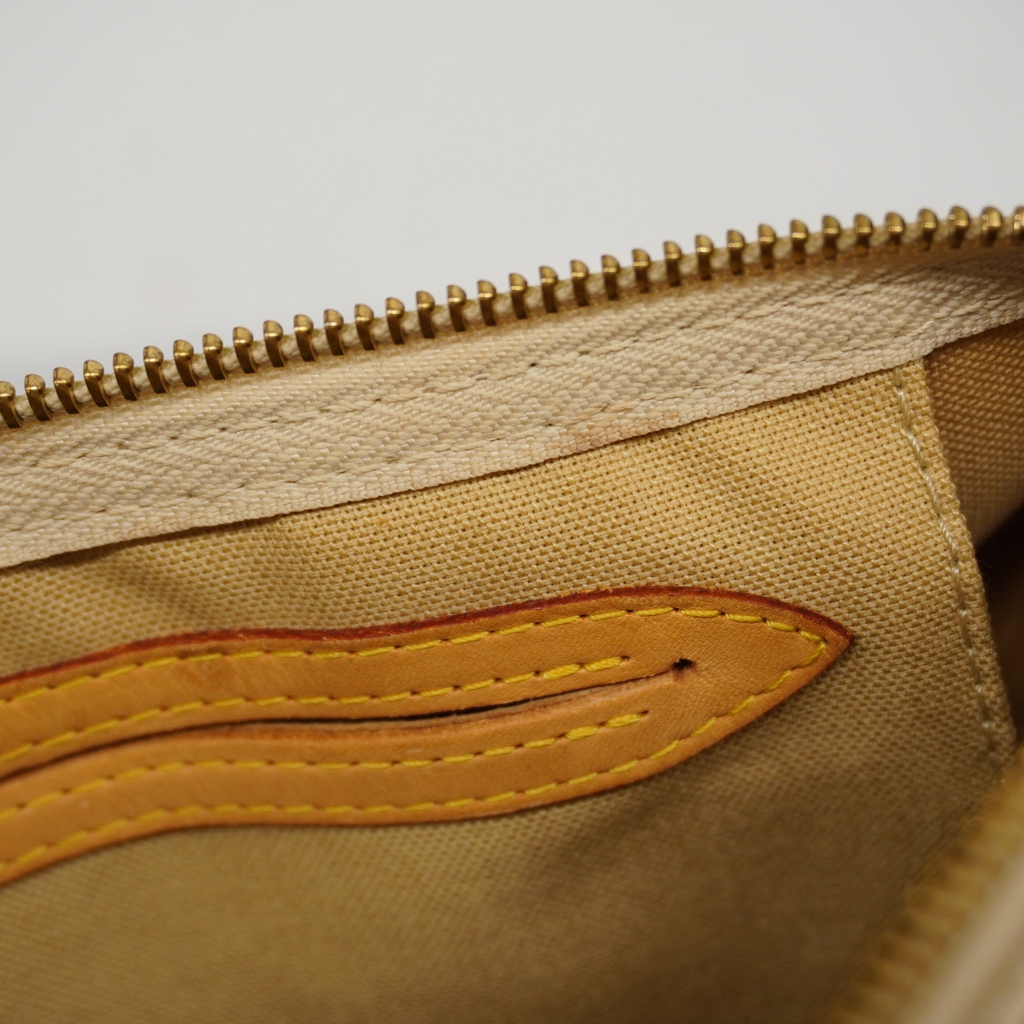 LO-LV bags 3146