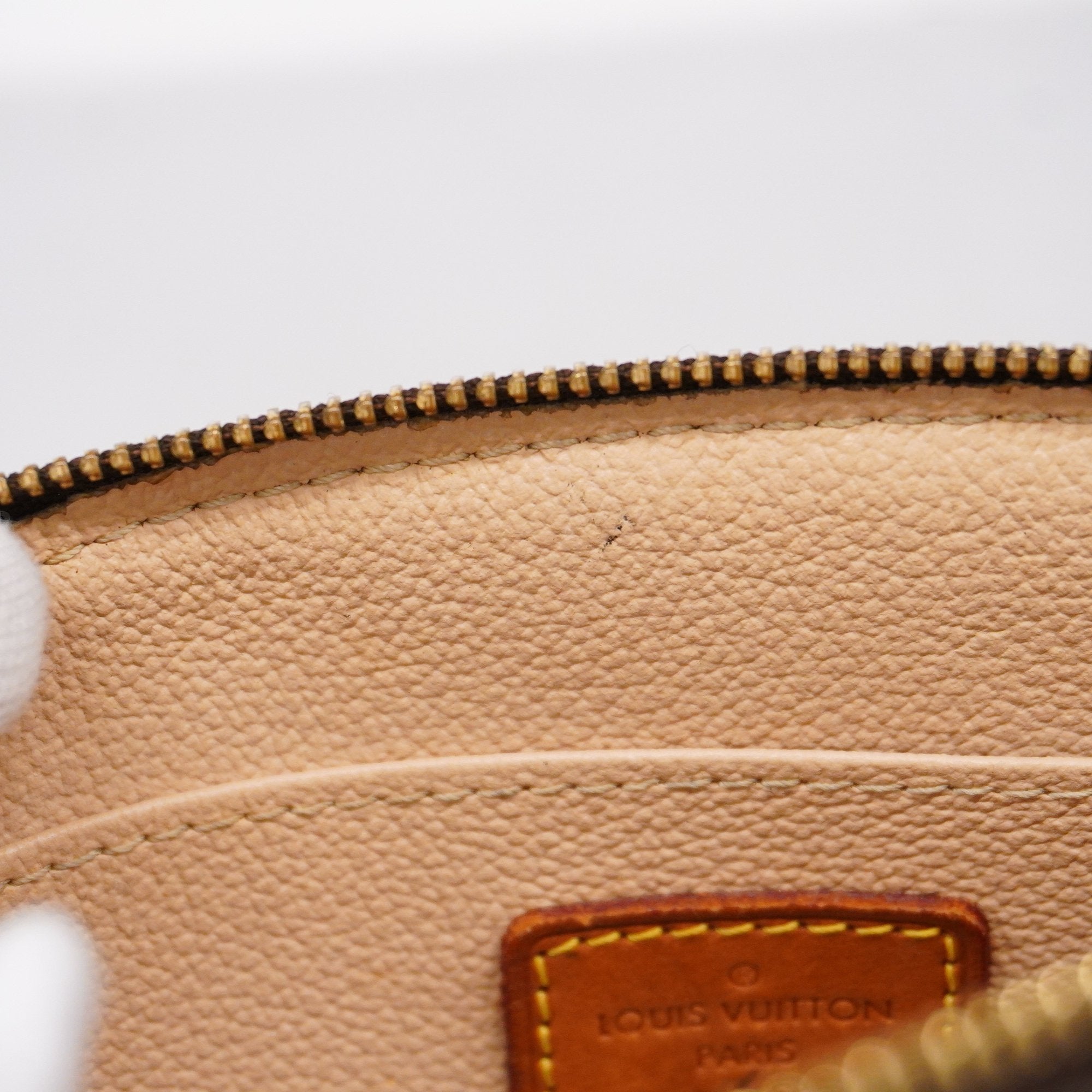 LO-LV bags 3302