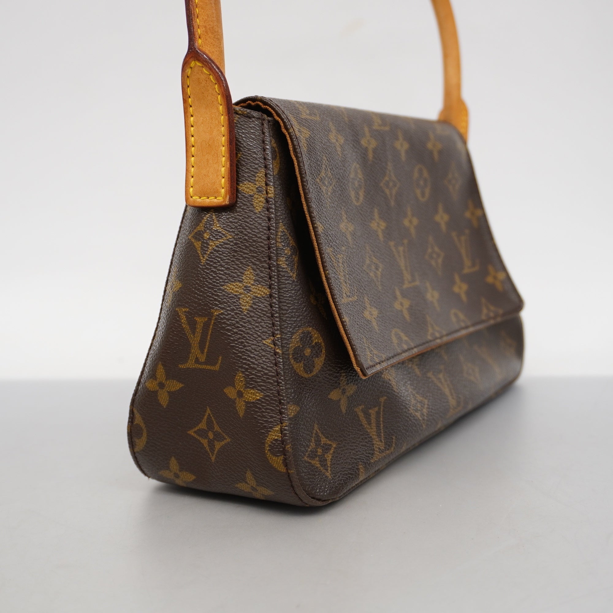 LO-LV bags 3276