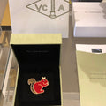 VCA Brooch 07
