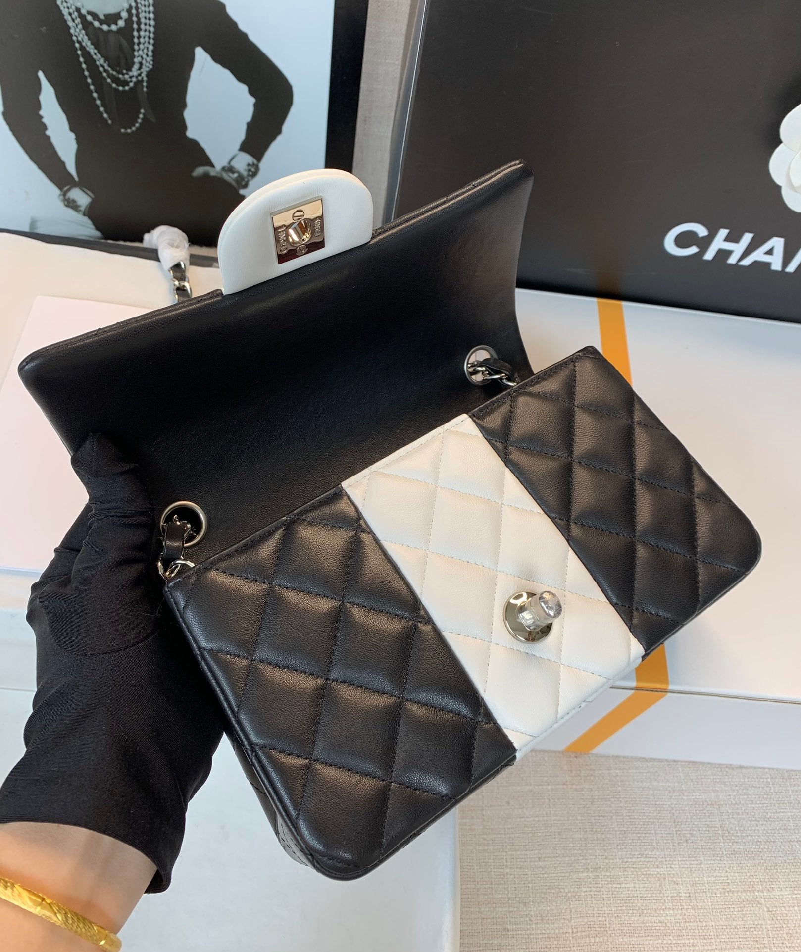 CHL - Mini Flap Bag Black and White For Women 9.8in/25LO