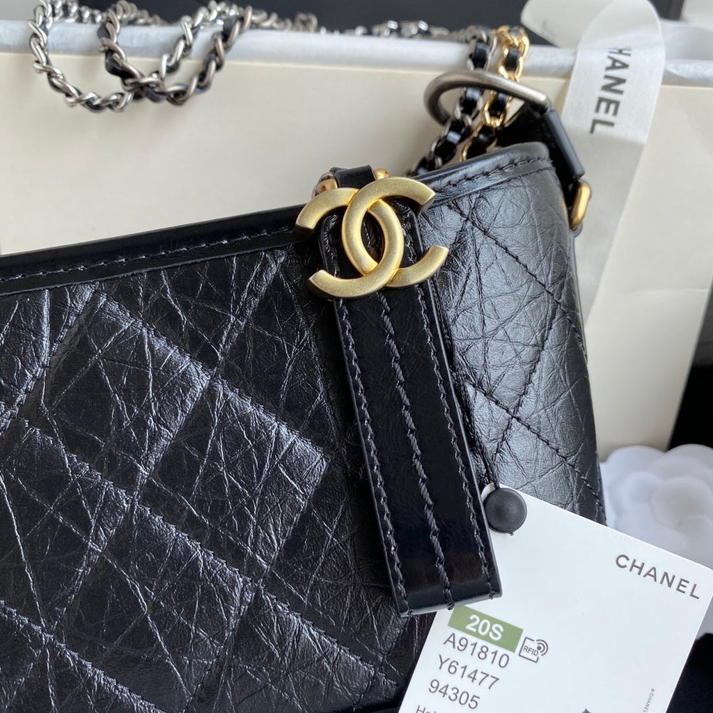 CC GABRIELLE MINI 20 HOBO BAG IN BLACK CALFSKIN