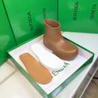 PUDDLE ANKLE BOOT IN CAMEL BEIGE RUBBER