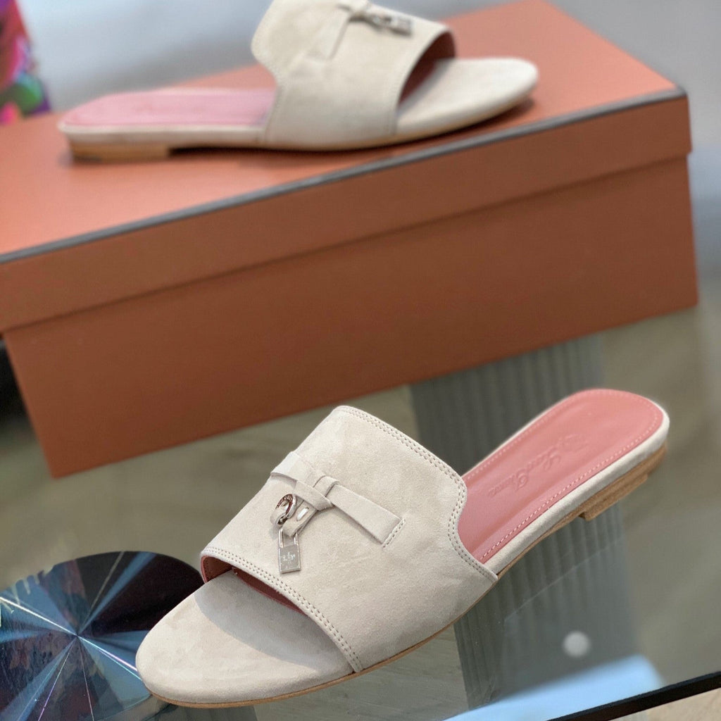 Summer Charms Sandals in Pale Gray Suede Pink Lambskin