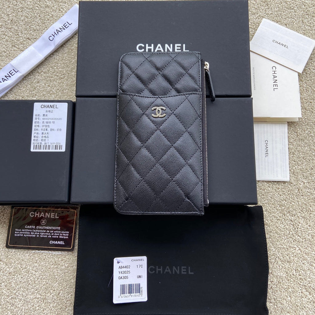 CC Classic Phone Pouch Black Caviar Sliver Steel 229651