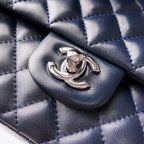 CC CLASSIC FLAP BAG 25 IN NAVY BLUE LAMBSKIN SILVER HARDWARE