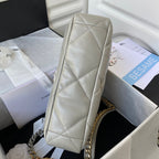 CC LARGE 30 FLAP BAG IN LIGHT GREY LAMBSKIN