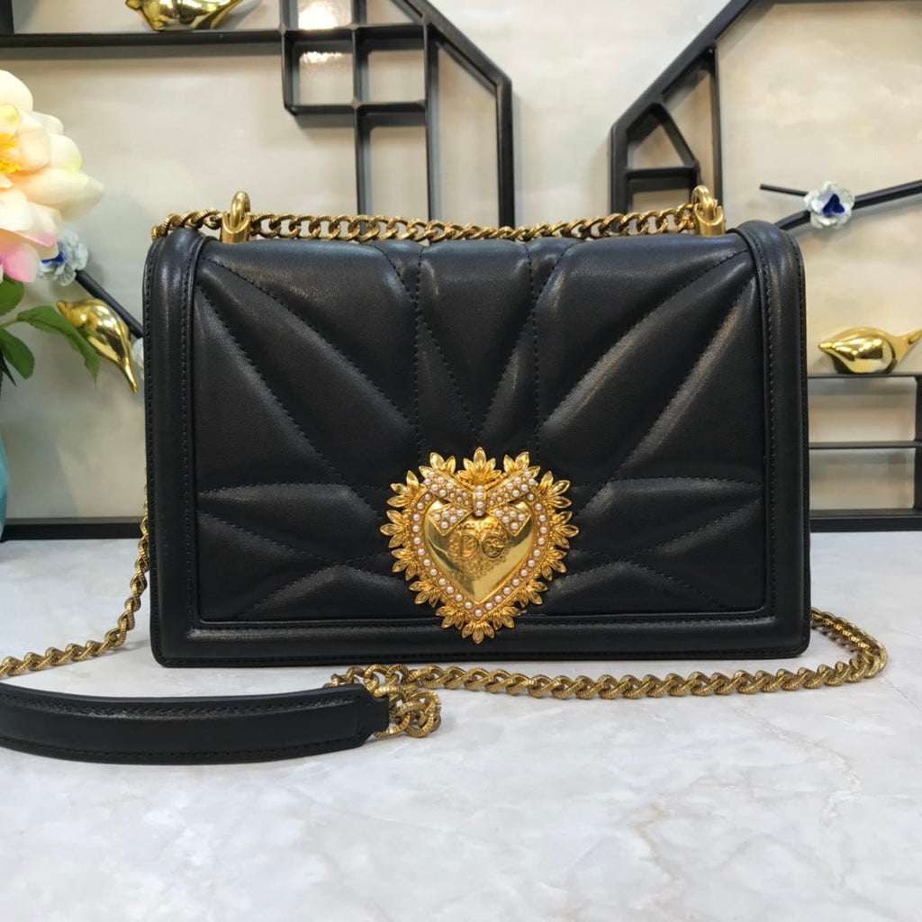 large devotion 26cm shouder bag black qulted cafskin