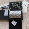 CC 24 Classic Wallet On Chain 11cm Silver Sheepskin  156514