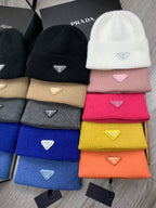 BEANIIE HAT IN BLACK WOOL 335039