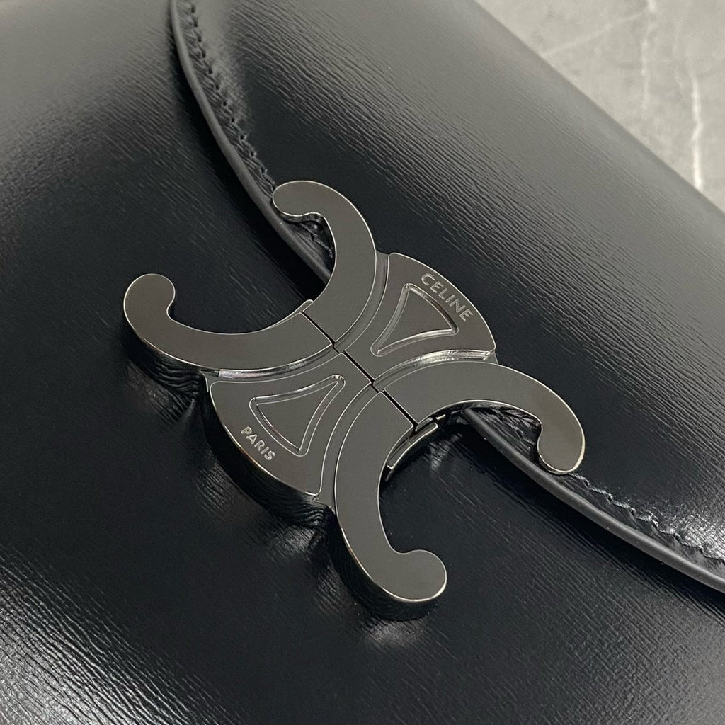Celine Chain Besace Clea Bag Triomphe Black Calfskin SHW