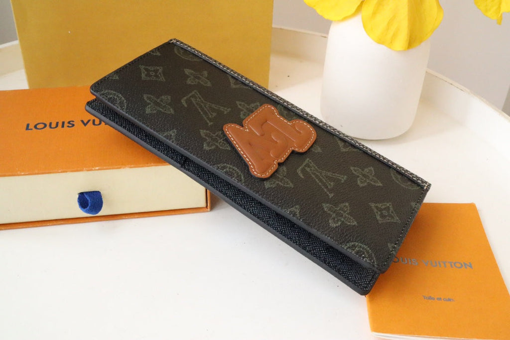 LV Logo Brazza Wallet Dark Green Monogram Floral Canvas 182774