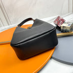 le 5a7 small 23cm black calfskin