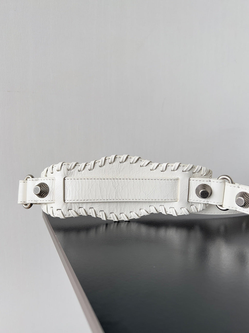 Balenciaga Neo Cagole scooter bag white lambskin 555322