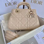 LADY 25 HANDBAG IN BEIGE CALFSKIN