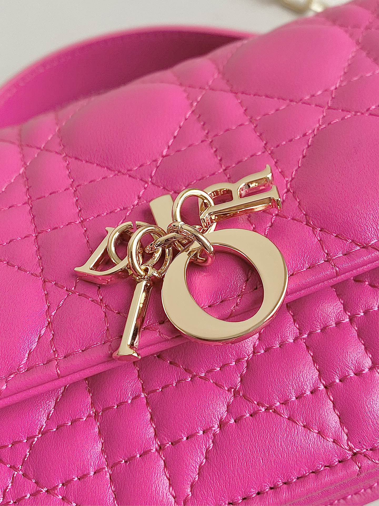 LADY 21 CHAIN BAG IN HOT PINK LAMBSKIN